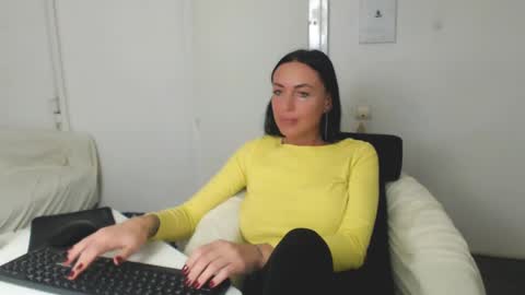 Snapshot of spicemint chatting on January 22, 5:59 pm Carla online show from January 22, 5:59 pm