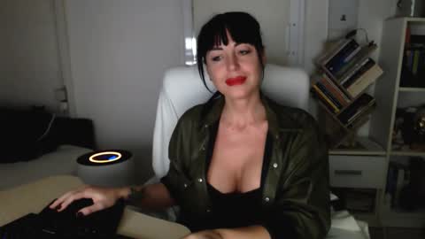 Snapshot of spicemint chatting on October 5, 7:52 pm Carla online show from October 5, 7:52 pm