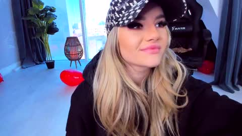 Anna online show from March 5, 11:49 am