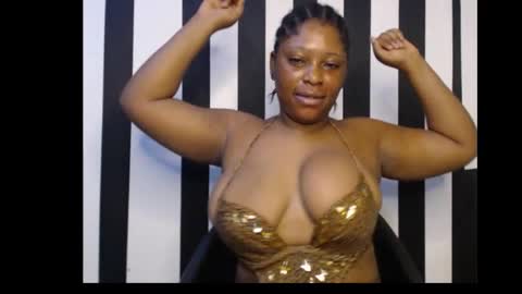 Snapshot of squirtyqueenxx chatting on September 23, 11:58 pm gold online show from September 23, 11:58 pm