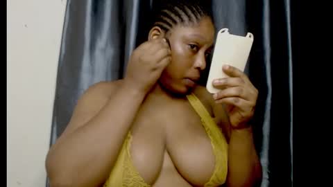 Snapshot of squirtyqueenxx chatting on October 10, 11:53 pm gold online show from October 10, 11:53 pm