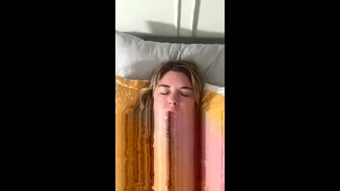 srboggess online show from December 1, 7:05 pm