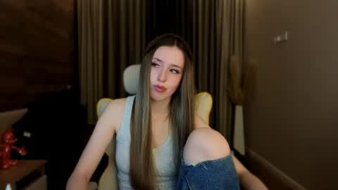Chloe online show from July 16, 7:18 pm