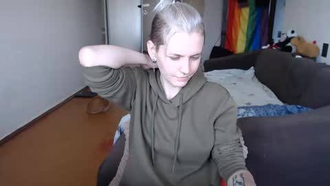 Snapshot of stacey_hot_01 chatting on December 16, 8:52 am Stacey online show from December 16, 8:52 am
