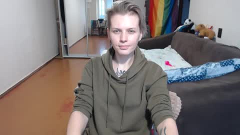Snapshot of stacey_hot_01 chatting on December 3, 6:57 am Stacey online show from December 3, 6:57 am