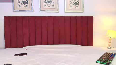   online show from October 25, 3:19 pm