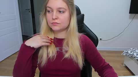 Stacy  online show from December 10, 4:38 pm