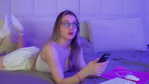 StacyEvances online show from November 24, 6:43 pm