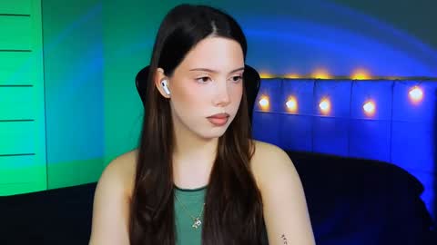 Snapshot of stacygonzales_ chatting on December 6, 7:10 am Bye bye dear See you on December 3st online show from December 6, 7:10 am