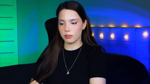 Snapshot of stacygonzales_ chatting on December 5, 7:05 am Bye bye dear See you on December 3st online show from December 5, 7:05 am