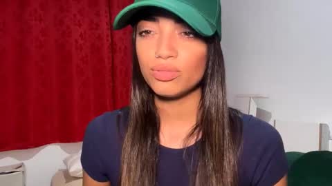 Mia online show from March 25, 5:38 pm