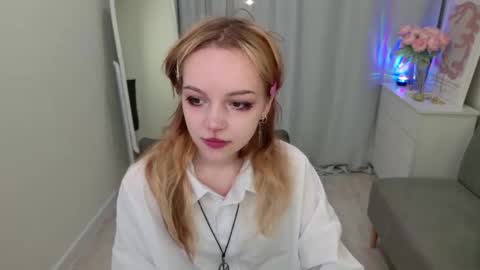 Snapshot of staymonica chatting on September 26, 1:53 pm MONICA online show from September 26, 1:53 pm