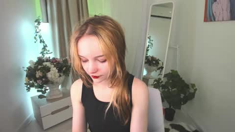Snapshot of staymonica chatting on October 11, 1:36 pm MONICA online show from October 11, 1:36 pm