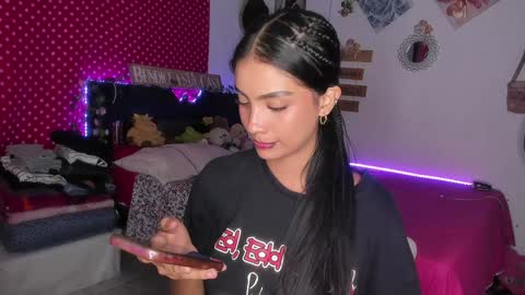 Snapshot of stefanny_pllus chatting on January 28, 2:53 am Im MiaIts my first day here online show from January 28, 2:53 am