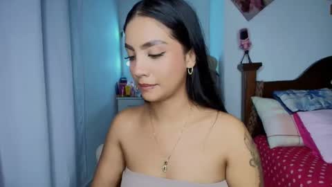 Im MiaIts my first day here  online show from October 31, 1:40 am