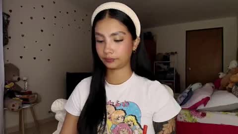 Im MiaIts my first day here  online show from February 11, 8:10 pm