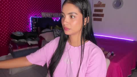 Snapshot of stefanny_pllus chatting on January 26, 2:35 am Im MiaIts my first day here online show from January 26, 2:35 am