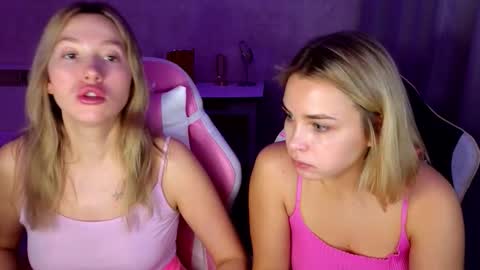 Stefany and Bettany online show from November 13, 2:16 pm