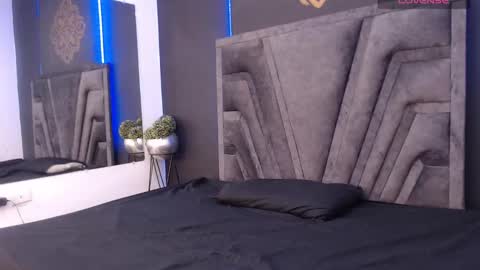 Snapshot of stefany_bro chatting on February 6, 11:42 am Stefany Brown online show from February 6, 11:42 am