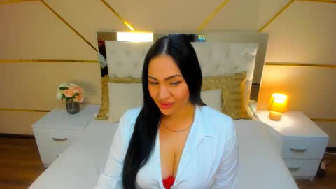 Snapshot of stella_nelson chatting on October 21, 5:33 am Stella Nelson online show from October 21, 5:33 am