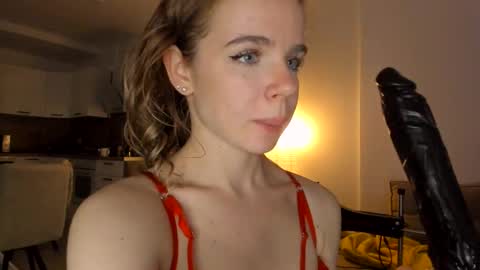 Snapshot of stella_vans chatting on October 16, 9:34 am Asella online show from October 16, 9:34 am