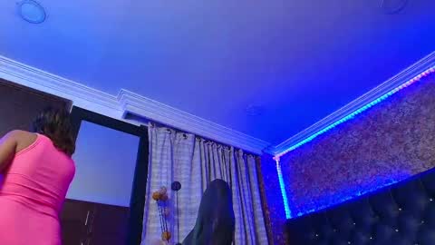 Estella online show from September 30, 11:20 pm