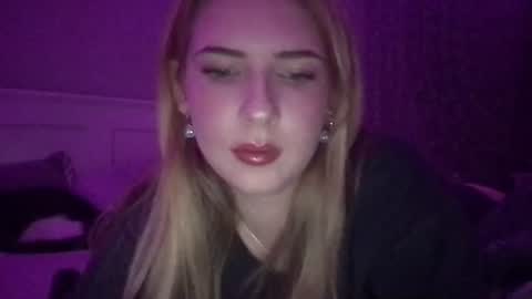 stelladams online show from June 18, 5:09 am