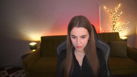 stellahoneywell online show from October 10, 2:11 pm