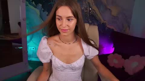 stellahoneywell online show from July 17, 4:00 pm