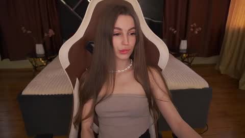 stellahoneywell online show from April 3, 1:09 pm