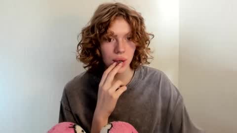 S T E L L A online show from October 24, 8:10 am