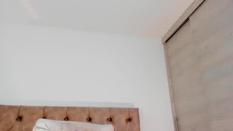 Stephania  online show from January 14, 7:52 pm