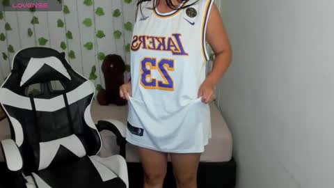 Stephanie  online show from January 25, 12:38 am