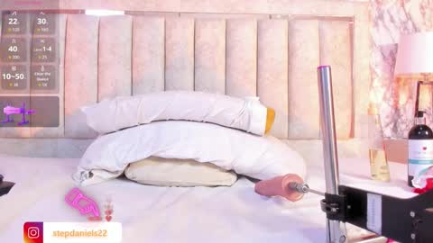 Snapshot of stephaniedaniels_ chatting on October 3, 12:38 am Stephanie online show from October 3, 12:38 am