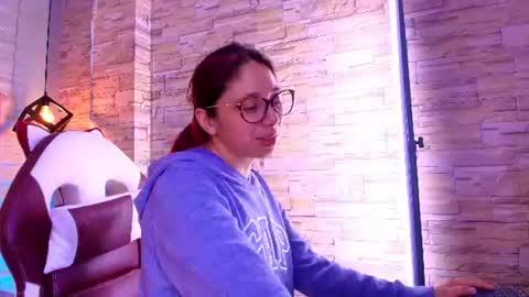 Stephaniesun  online show from July 28, 7:39 pm