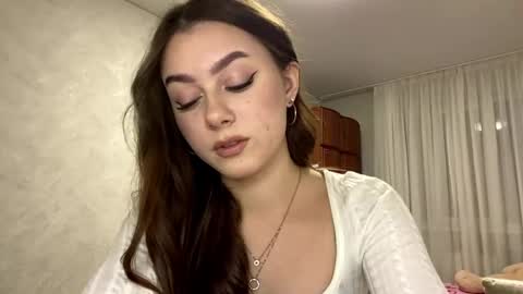 Stephani online show from March 20, 3:28 pm