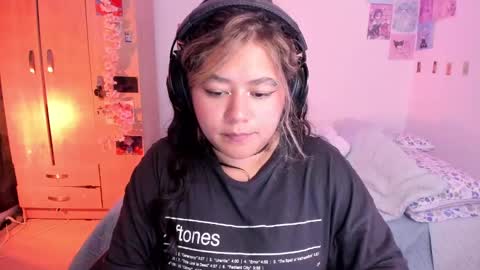 Stephanie  online show from March 11, 12:44 am