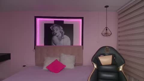 Snapshot of stephany_rodriguez_ chatting on March 3, 1:04 pm stephany_rodriguez_ online show from March 3, 1:04 pm