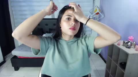 Snapshot of stephany_rodriguez_ chatting on March 2, 12:47 pm stephany_rodriguez_ online show from March 2, 12:47 pm