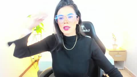 S T E P H A N Y A online show from January 28, 2:43 am