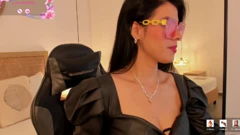 S T E P H A N Y A online show from April 22, 7:44 pm