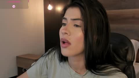 S T E P H A N Y A online show from March 4, 8:15 pm