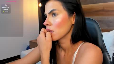 S T E P H A N Y A online show from November 14, 9:15 pm