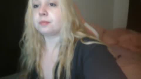 Snapshot of stoned2dabones666 chatting on February 24, 12:38 am Haily online show from February 24, 12:38 am