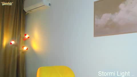 Stormi online show from December 3, 8:44 pm