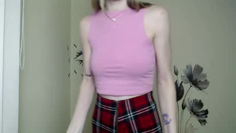 Snapshot of stranger_giirl chatting on December 16, 1:43 pm Amalia online show from December 16, 1:43 pm