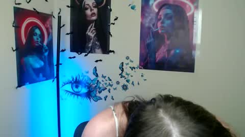 Snapshot of stranger_giirl chatting on October 15, 4:20 pm Amalia online show from October 15, 4:20 pm