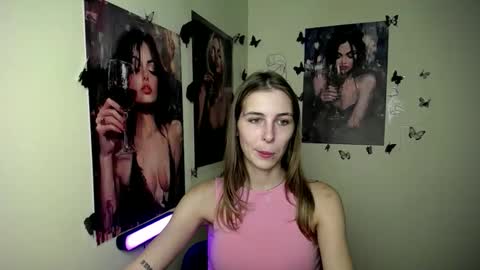 Snapshot of stranger_giirl chatting on September 25, 11:20 am Amalia online show from September 25, 11:20 am