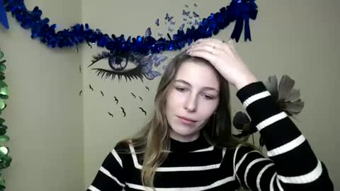 Snapshot of stranger_giirl chatting on January 22, 1:00 pm Amalia online show from January 22, 1:00 pm