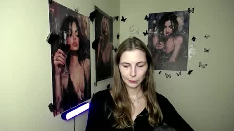 Snapshot of stranger_giirl chatting on October 11, 6:32 pm Amalia online show from October 11, 6:32 pm